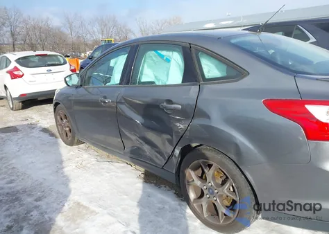 2014 Ford Focus Se z USA, uszkodzony, nr VIN 1FADP3F27EL411799